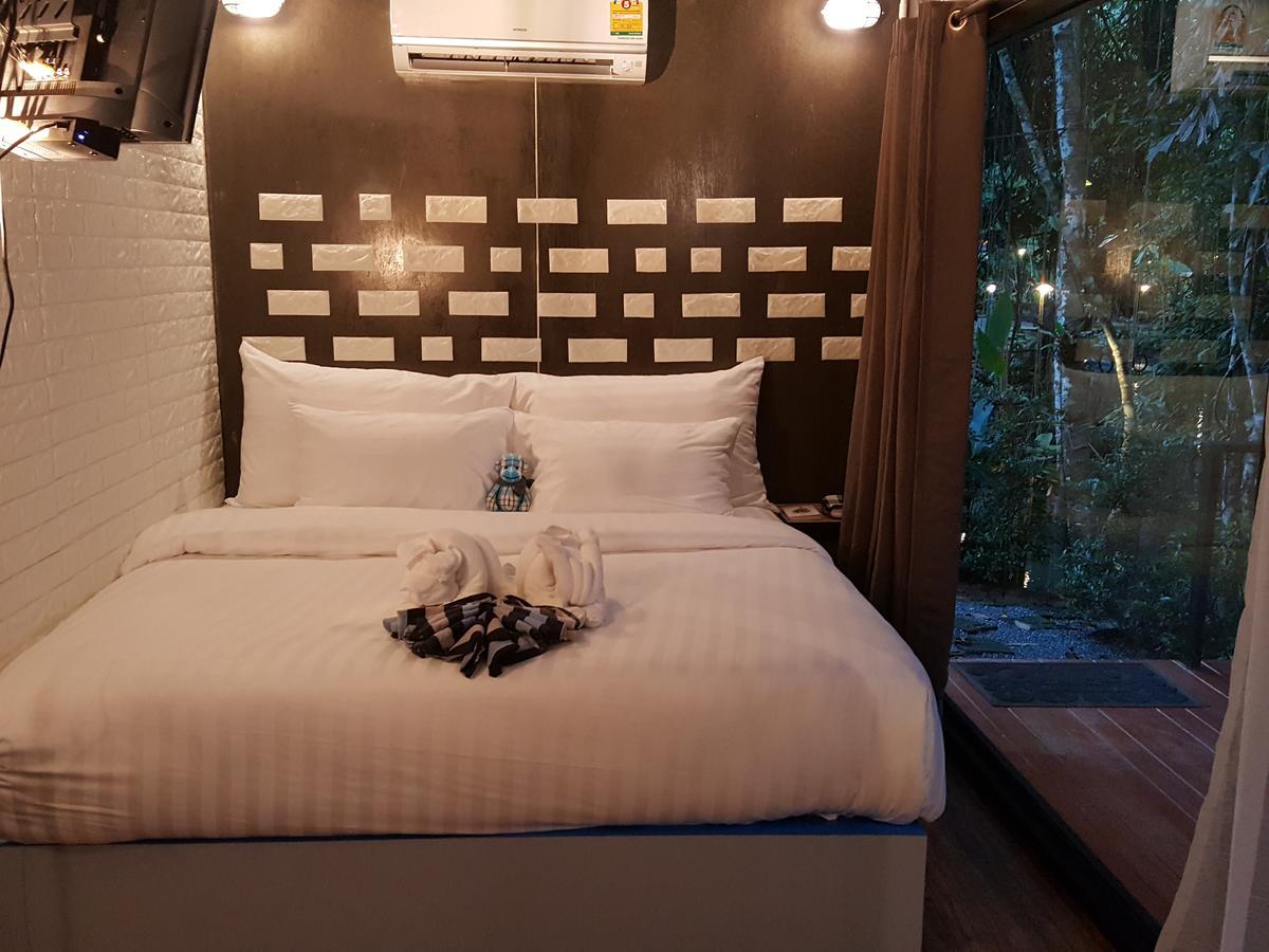 Hug Rimtharn Hotel Ban Khao Klom Exterior photo