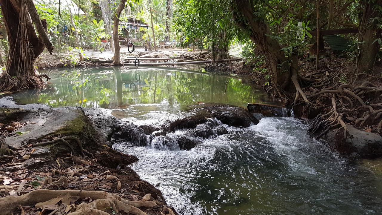Hug Rimtharn Hotel Ban Khao Klom Exterior photo